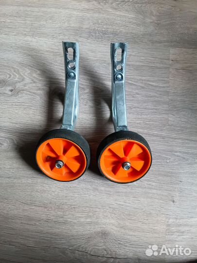 Колеса боковые для велосипеда