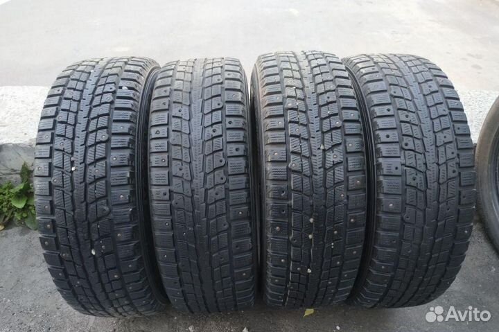 Dunlop SP Winter Ice 01 215/60 R17 116Z
