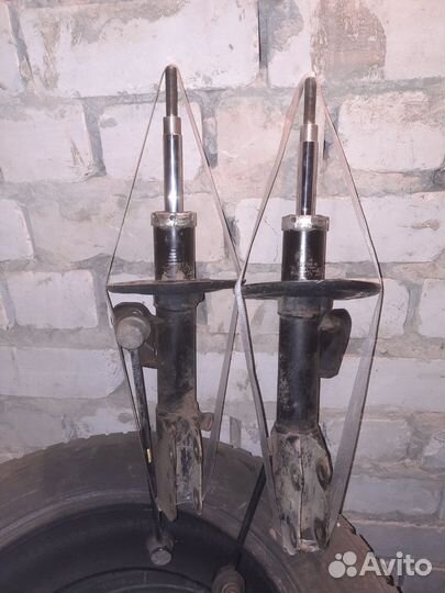 Стойки Хонда фит Gd1 передние