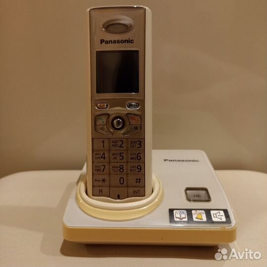 Телефон Panasonic KX-TG8205RU