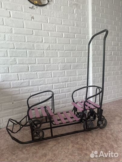 Санки для двойни, погодок