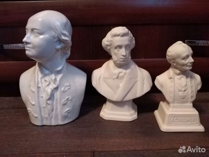 Фарфоровые статуэтки, бюсты великих