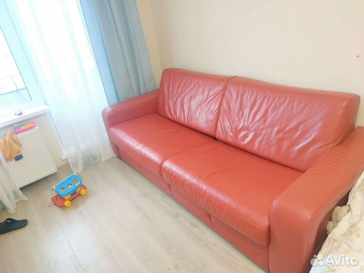 Кожаный диван раскладной