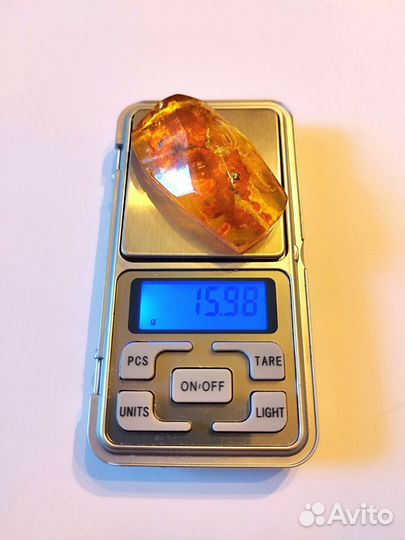 Камень полированный. Янтарь натуральный. Не пресс