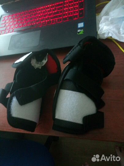 Хоккейные налокотники