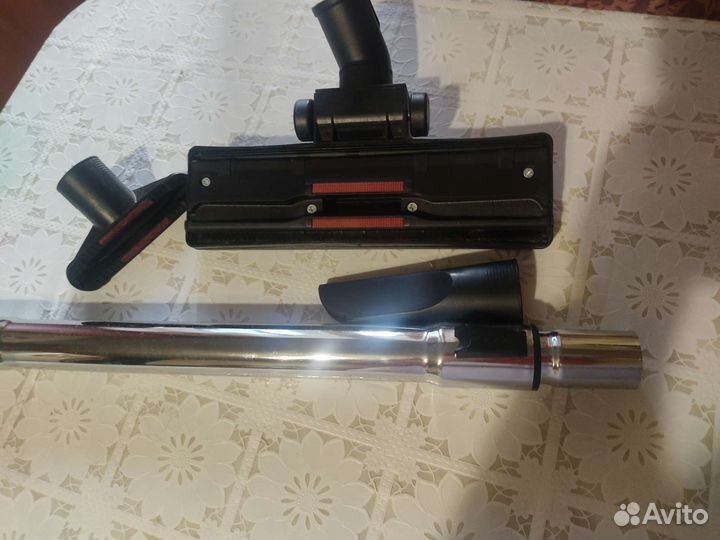 Пылесос, бытовой