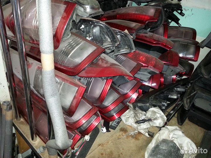 Фонарь задний правый, левый Nissan X-Trail T30 Б/У