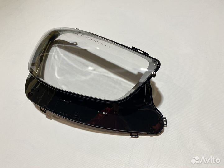 Правое стекло фары Mercedes W213 рестайлинг