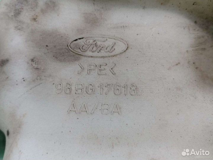 Бачок омывателя Ford Mondeo 2 1999