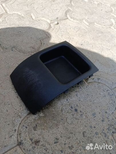 Заглушка подлокотника VW Polo Sedan