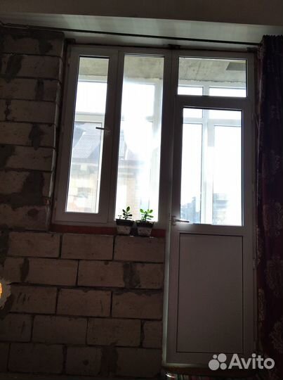 Дверь и окно в идеальном состоянии