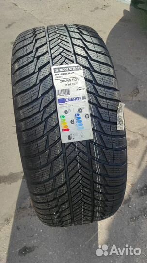 Bridgestone Blizzak LM-001 285/45 R21 113V