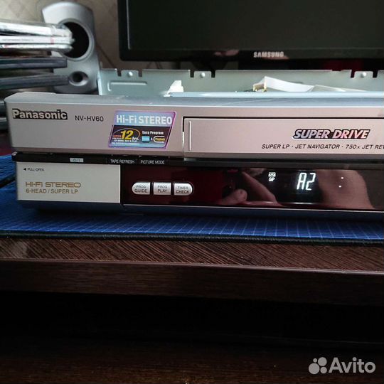 Видеомагнитофон Panasonic NV-hv60ee.HI-FI