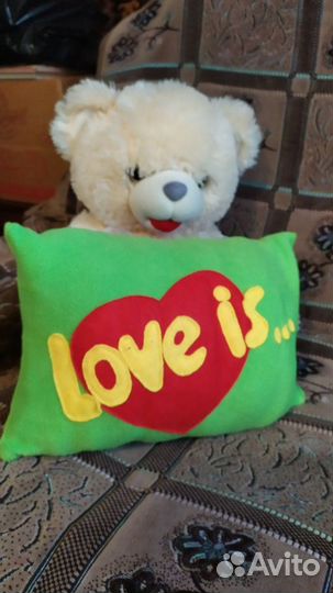 Подушка love is