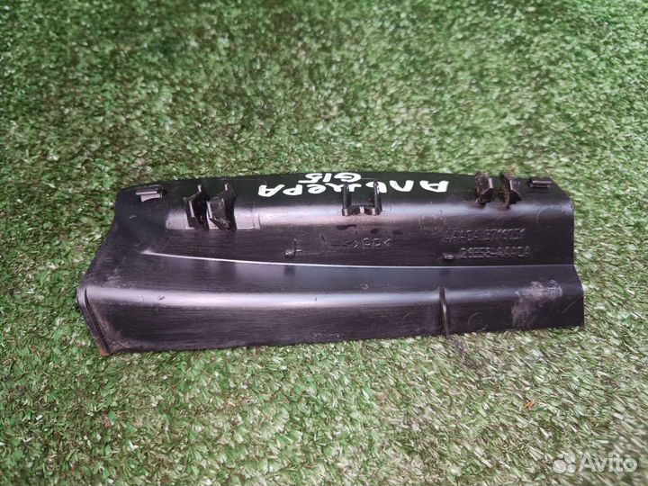 Накладка левого фонаря Nissan Almera G15