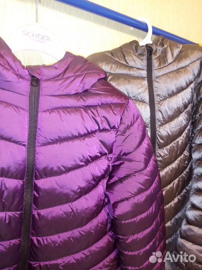 Куртки зимние и демисезонные для девочек двойняшек