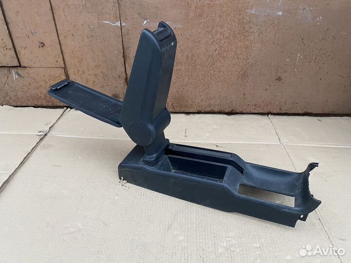 Подлокотник Audi A4 B5 8D0863244