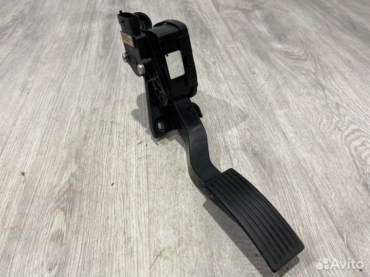 Педаль газа Hyundai Solaris седан G4FA 2014