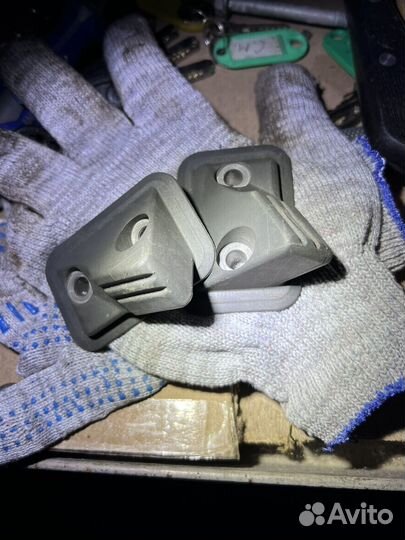 Ограничители на крышке багажника Mercedes R230