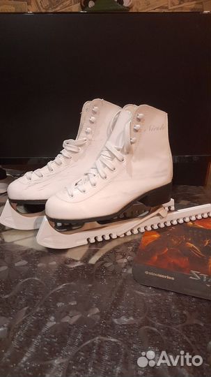 Коньки фигурные Nicole Nordway