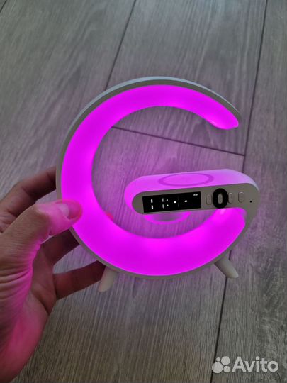 Светильник-колонка LED Wireless Charging G63