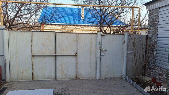 Железные ворота и калитка