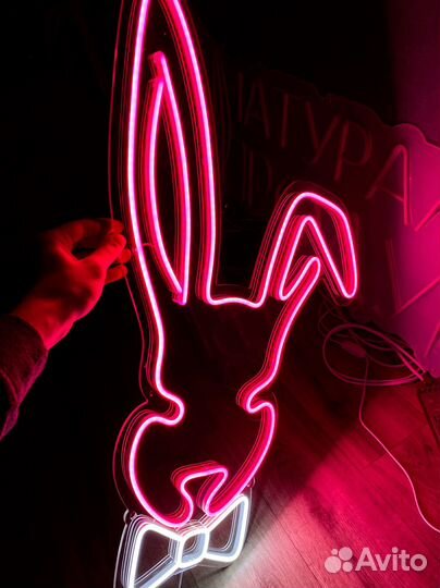 Неоновая вывеска