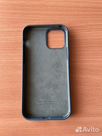 Чехол на iPhone 12