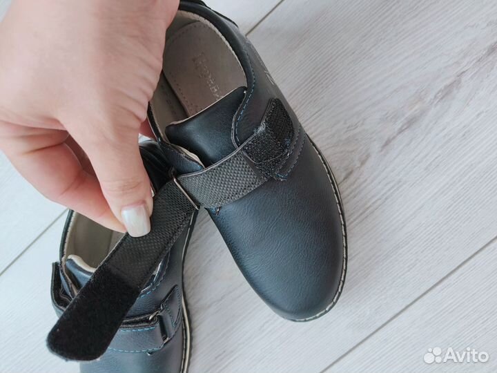 Туфли новые для мальчика 28