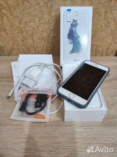 iPhone 6S, 64 ГБ