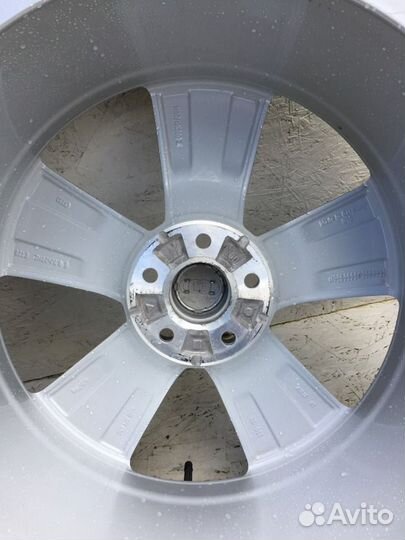 Комплект оригинальных колес на Audi Q7 New 4M