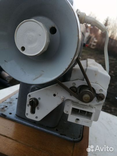 Швейная машина Чайка 3