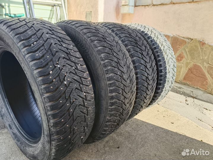 Nokian Tyres Hakkapeliitta 8 235/60 R18