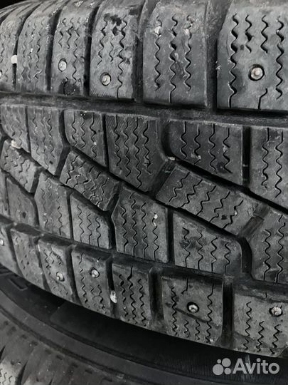 Комплект зимних колес 235/70R16