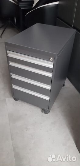 Тумбочка для офисного стола