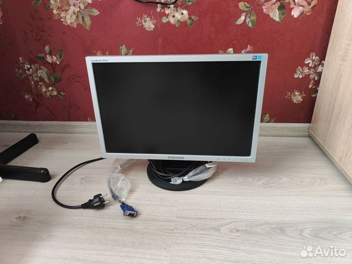 Монитор Samsung 923nw