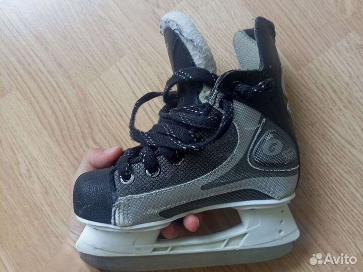 Коньки хоккейные