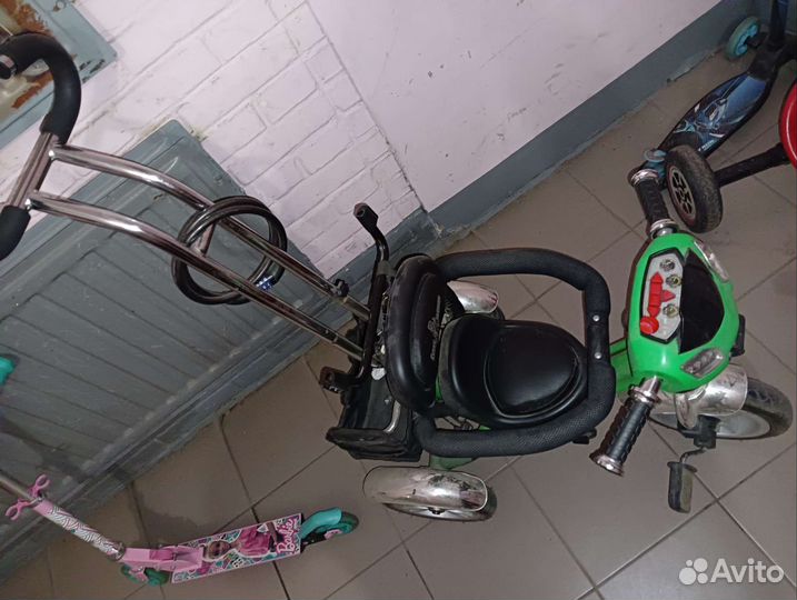 Велосипед трехколесный с ручкой