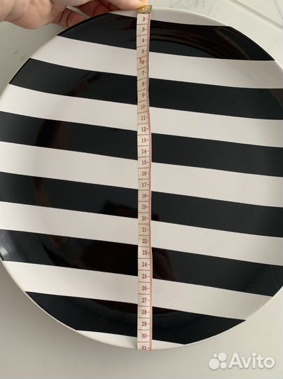 Тарелка большая 31см черно/белая IKEA