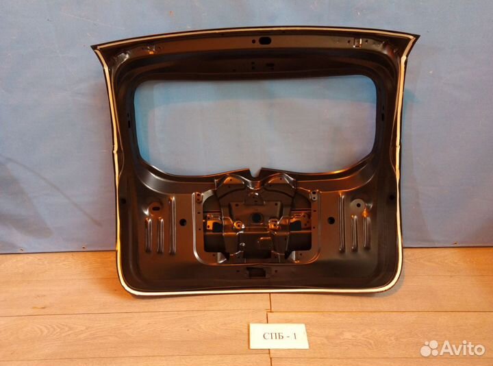 Дверь багажника Рено Дастер