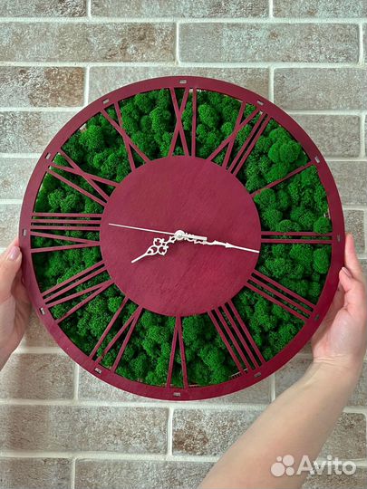 Часы со мхом