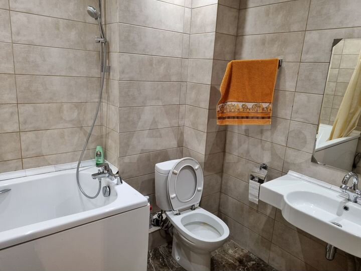 3-к. квартира, 93 м², 4/10 эт.