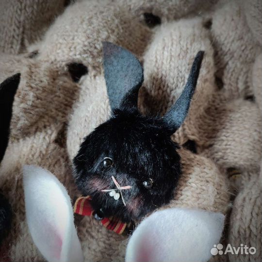 Брошь Кролик