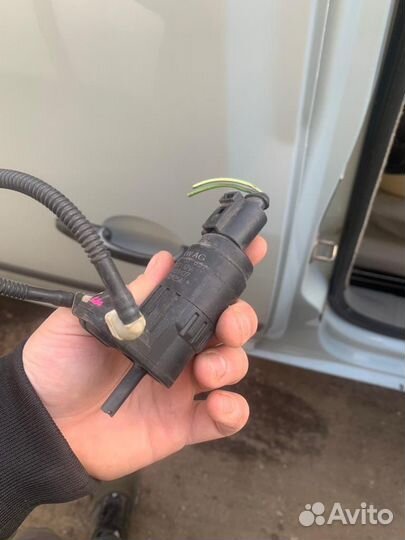 Насос стеклоомыватель на caddy touran