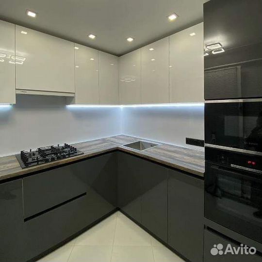 Кухня под заказ новая угловая Mebellissimo