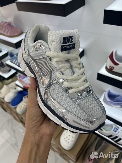 Кроссовки Nike vomero 5
