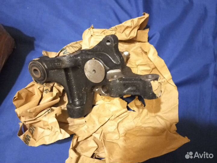 Кулак задний правый Chevrolet Leganza Daewoo