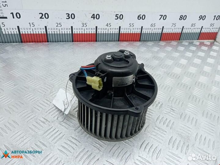 Моторчик печки Volvo S40 1997 30850075