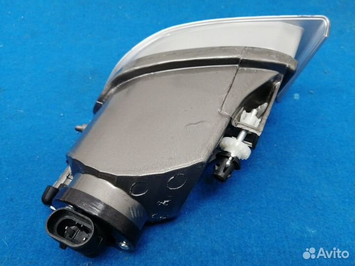 Птф правая 81211-60151 Toyota Land Cruiser Prado