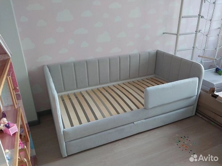 Детская кровать с мягкими бортами